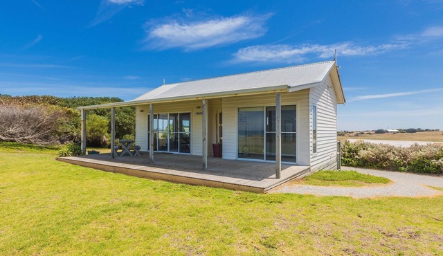 AMHURST Beachfront Cottage
