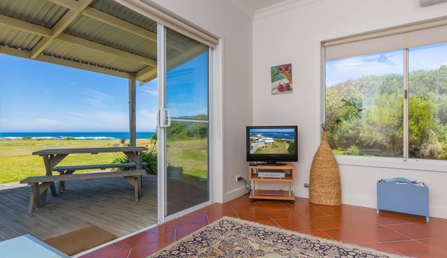 Amhurst Cottage - cottage fronting the Southern Ocean