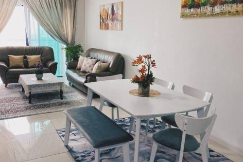 Amir Homestay Too Emira