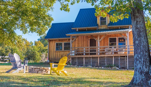 Amish-built cabin, serene and peaceful with pond and private dock for fishing.