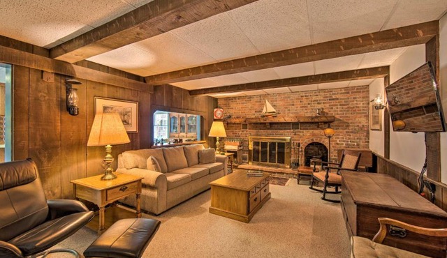 Amish Country Apartment with Cozy Fireplace!