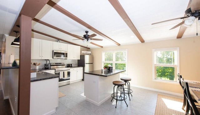 Amish Country Cottage at Nature View Farm