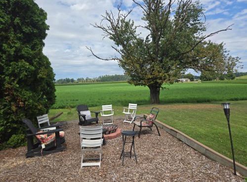 Amish Country Stay w/Buggy Ride