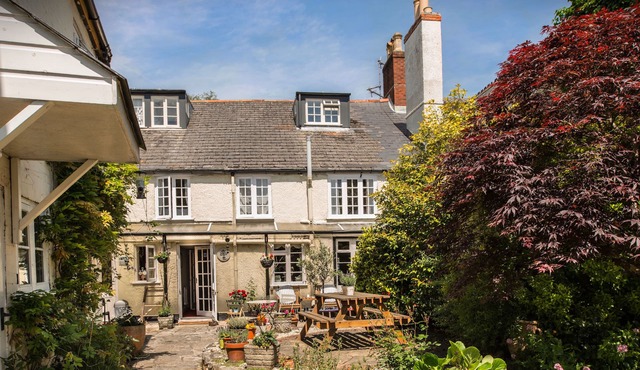 Ammonite Lodge Guest House