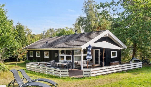 "Amola" - 1.6km from the sea by Interhome