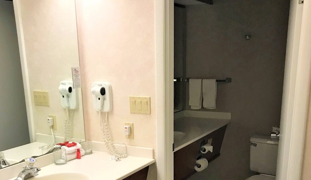 Amon Park Studios - The Apartment with whirlpool