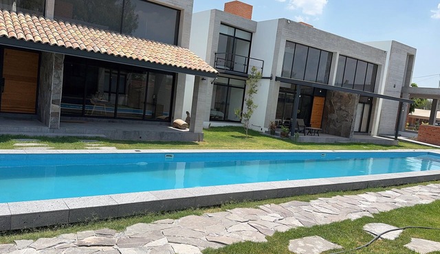 Among Vineyards House 9
