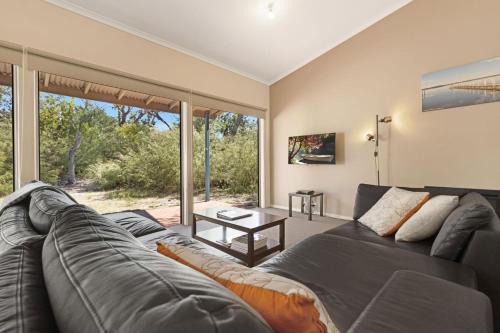 Amphion - Waterfront Retreat