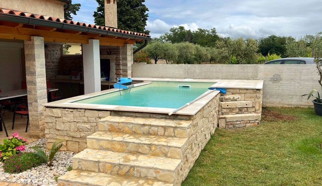Ampia Villa Alina con Piscina Vicino al Mare