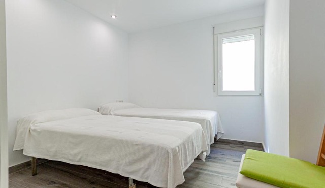 Amplio y acogedor apartamento renovado con piscina AL124