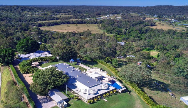 Amrata Estate: Retreat Unite Wed Celebrate Party in Style!