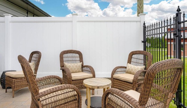 Amsterdam Inn & Suites, an Ascend Collection Hotel