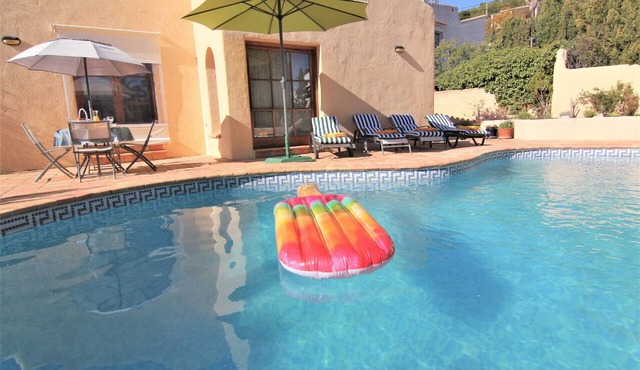 AMUCHOSOL-Piscina-Wifi y Parking Gratis.