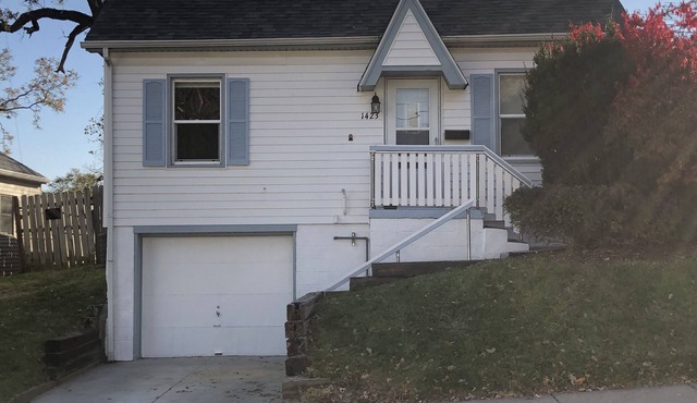 Amy's Baby Blue is just steps from the Zoo