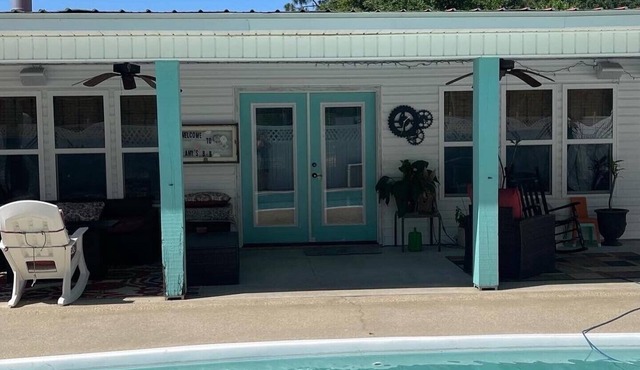 Amy’s Poolside Retreat