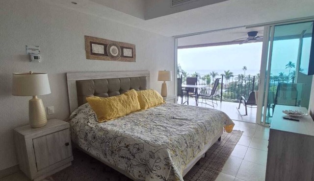An amazing apartment on the beach with an incredible ocean view.