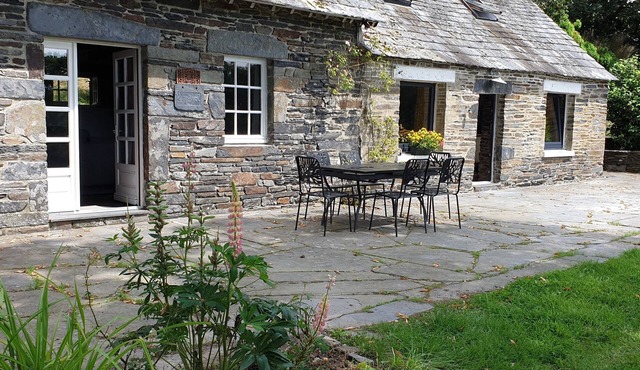 An authentic farmhouse, in a green area