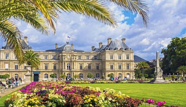 AN AUTHENTIC PARISIAN LIVING, SURROUNDED BY HISTORY, CULTURE-NEXT TO LUXEMBOURG