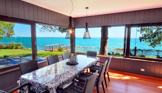 An Awe-Inspiring Waterfront Retreat