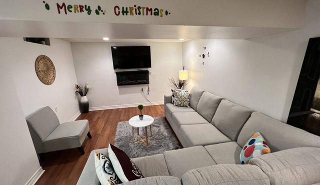 An Elegant and Cozy 2-bedroom space near Heartland Towncenter