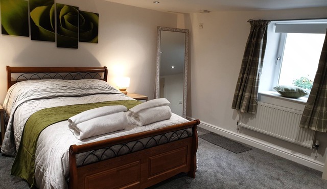 An elegant and spacious home from home at Lindley