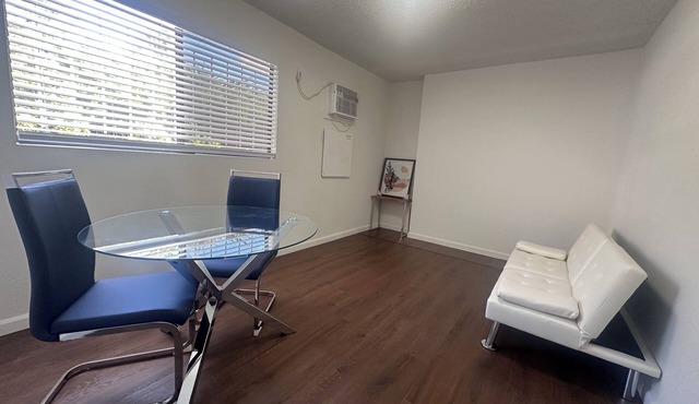 An elegant, fully furnished guest house for 2-4 guest in San Diego