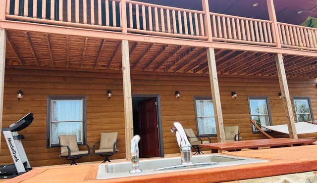 An entire place for family and friends, Pet-Friendly