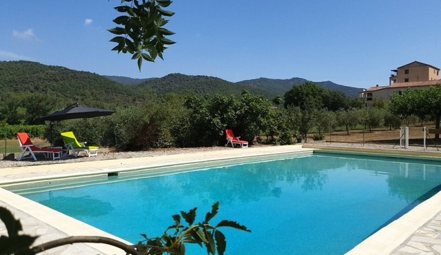 An exceptional farmhouse surrounded by vineyards on the Côte d'Azur