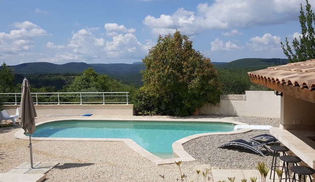An exceptional setting, the stone Louis nestled amongst the olive trees