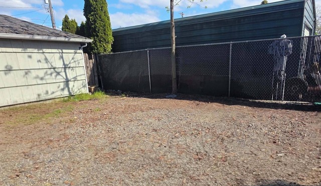 An Exclusive Short Term Fully Furnished Rental House for Traveling Professionals