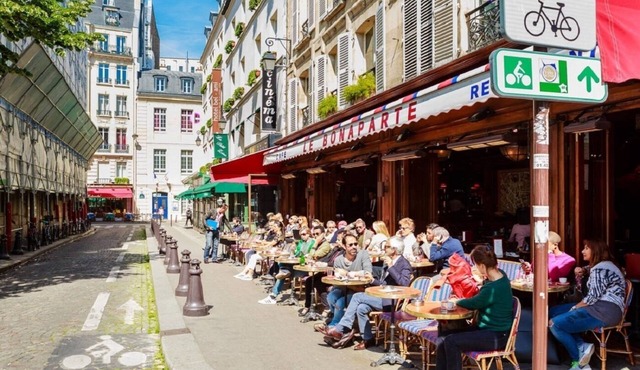 AN EXPANSIVE FURNISHED HOME THAT EMBODIES PARISIAN SOPHISTICATION- RUE BONAPARTE