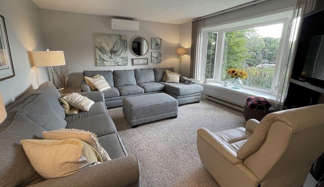 An Ideal, Cozy Comfortable Cottage Getaway!