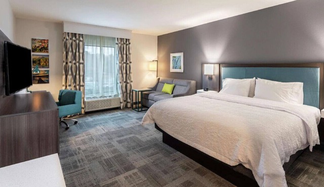 An Ideal Room for a Business Trip!