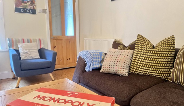 An idyllic coastal cottage minutes from the beach