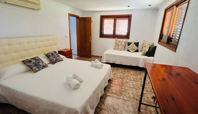 An Oasis at your finger tips! 3 min away from the nearest aqua -zoo park