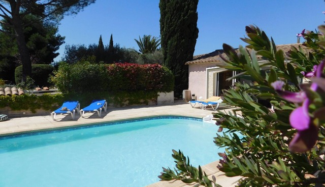 An oasis of greenery between Nîmes and Montpellier, 20 minutes from the sandy beaches