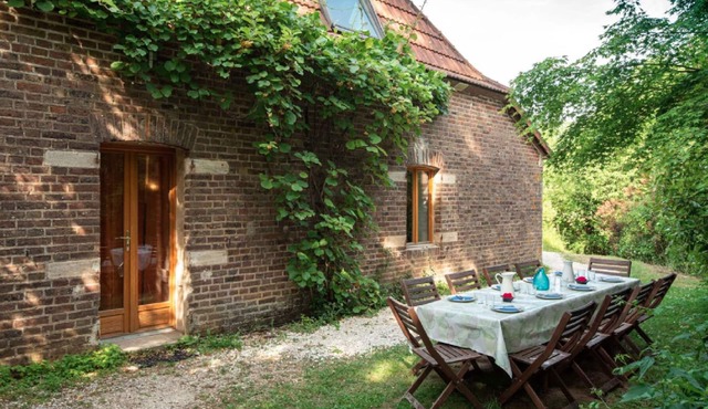 AN OASIS WHERE TO FIND THE ESSENTIALS AND TAKE A BREAK IN CONSCIOUSNESS & IN