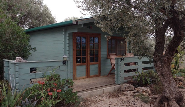 An off-grid cabin for two, with views of the Els Ports Mountain range
