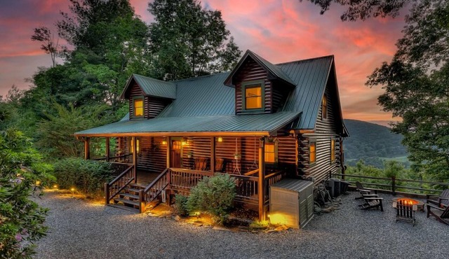 An Owl's Perch- Pet Friendly | Panoramic Sunset Views | Game Room | Firepit