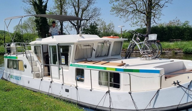 An unusual night aboard our barge