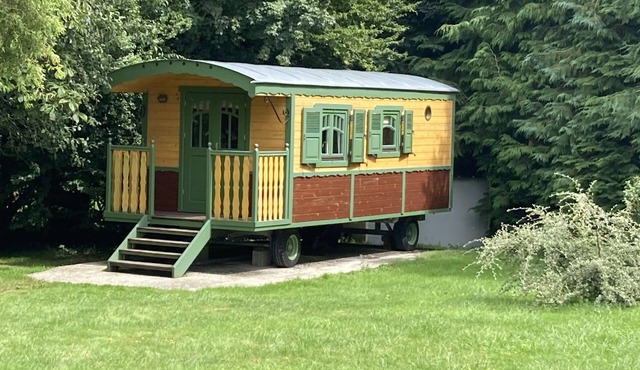 An unusual stay in a caravan between Saint Malo and the pink granite coast,