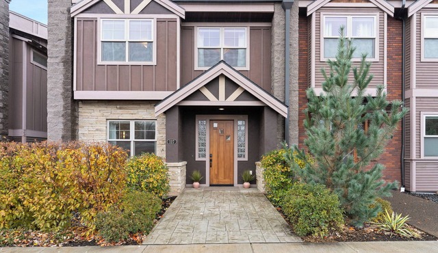 An Urban Oasis: Steps to the Deschutes River