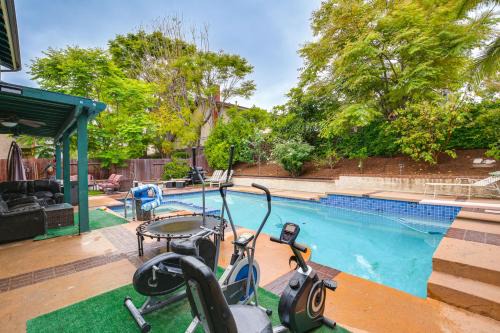 Anaheim Home w/Pool, 14 Mi to Disneyland!