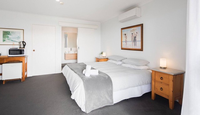 Ananda 1- Bliss in Corinella with Ocean Views