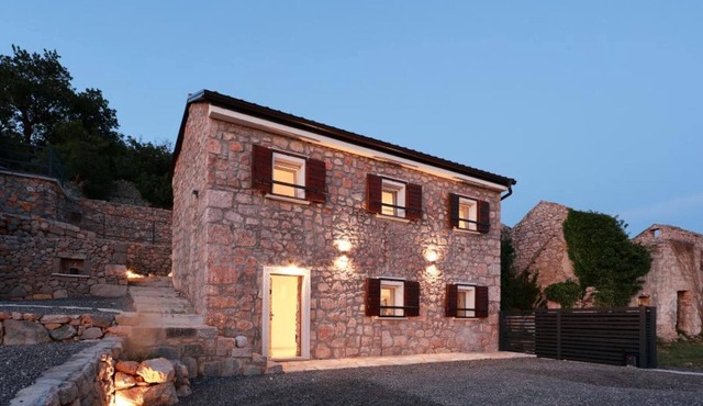 Ana’s Stone House Jurčić Kalić with the Pool