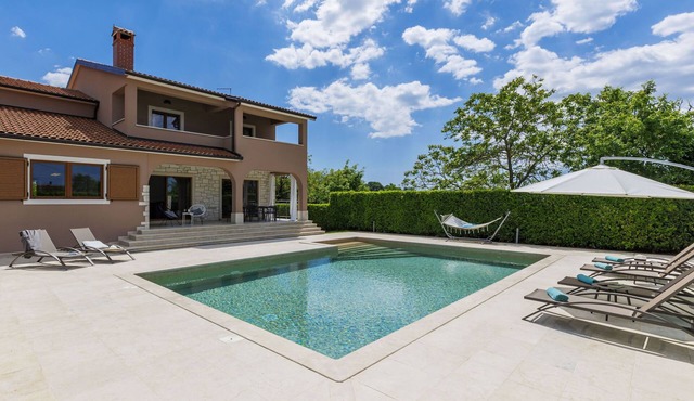 Anastasia by Interhome