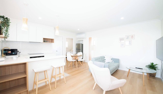 Anchor at Redcliffe - Retreat on the Peninsula