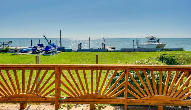 Anchor Bay Getaway on Lake St Clair with Dock!