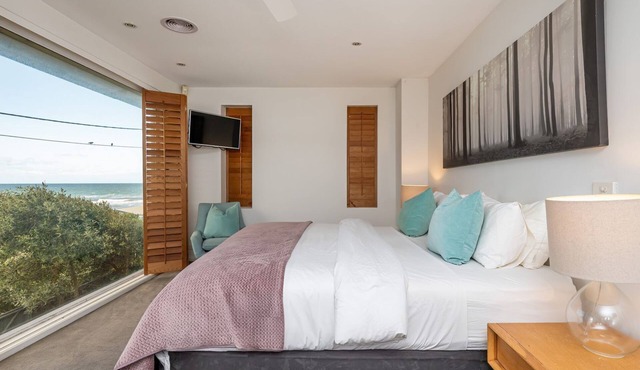 Anchor Beachfront | Pet Friendly on the Beach