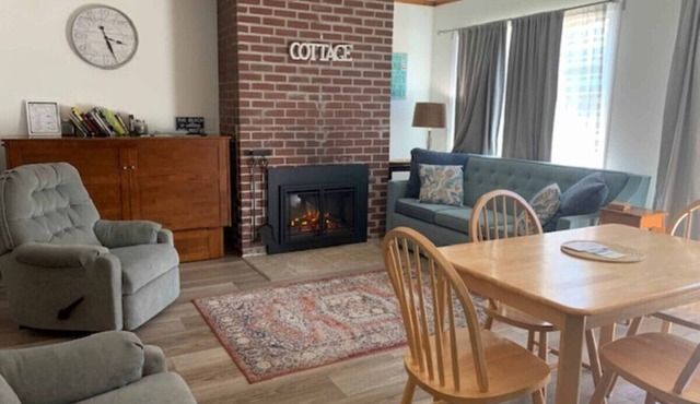 Anchorage Cottages Unit 7-Dog- Friendly and close to the beach